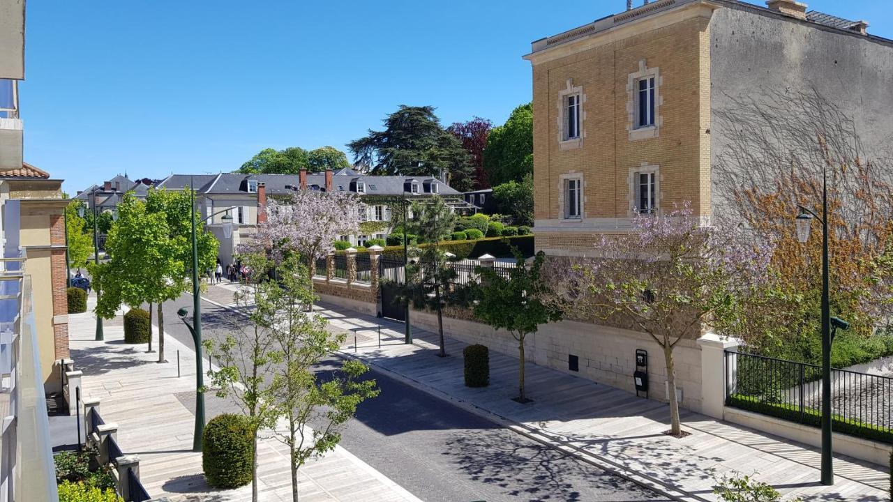 Апартаменти L'Epopee De L'Avenue - Parking - Avenue De Champagne - Еперне Екстер'єр фото