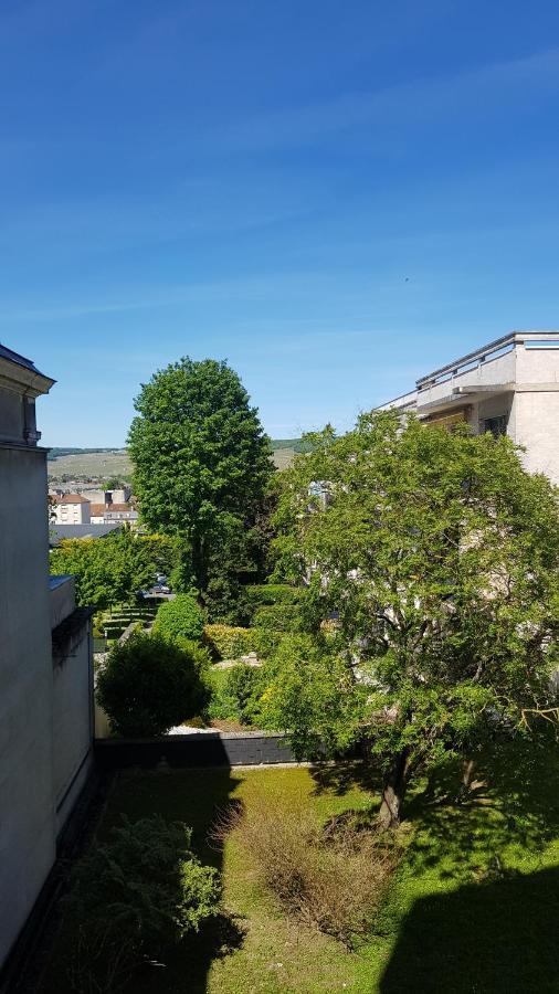 Апартаменти L'Epopee De L'Avenue - Parking - Avenue De Champagne - Еперне Екстер'єр фото